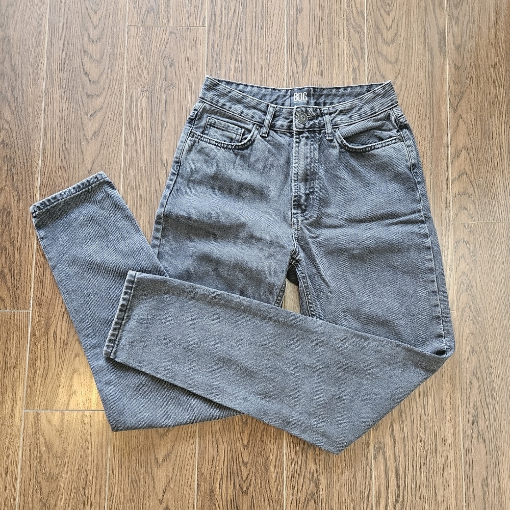 Urban Outfitters BDG Mom High Rise Black Jeans Size 25